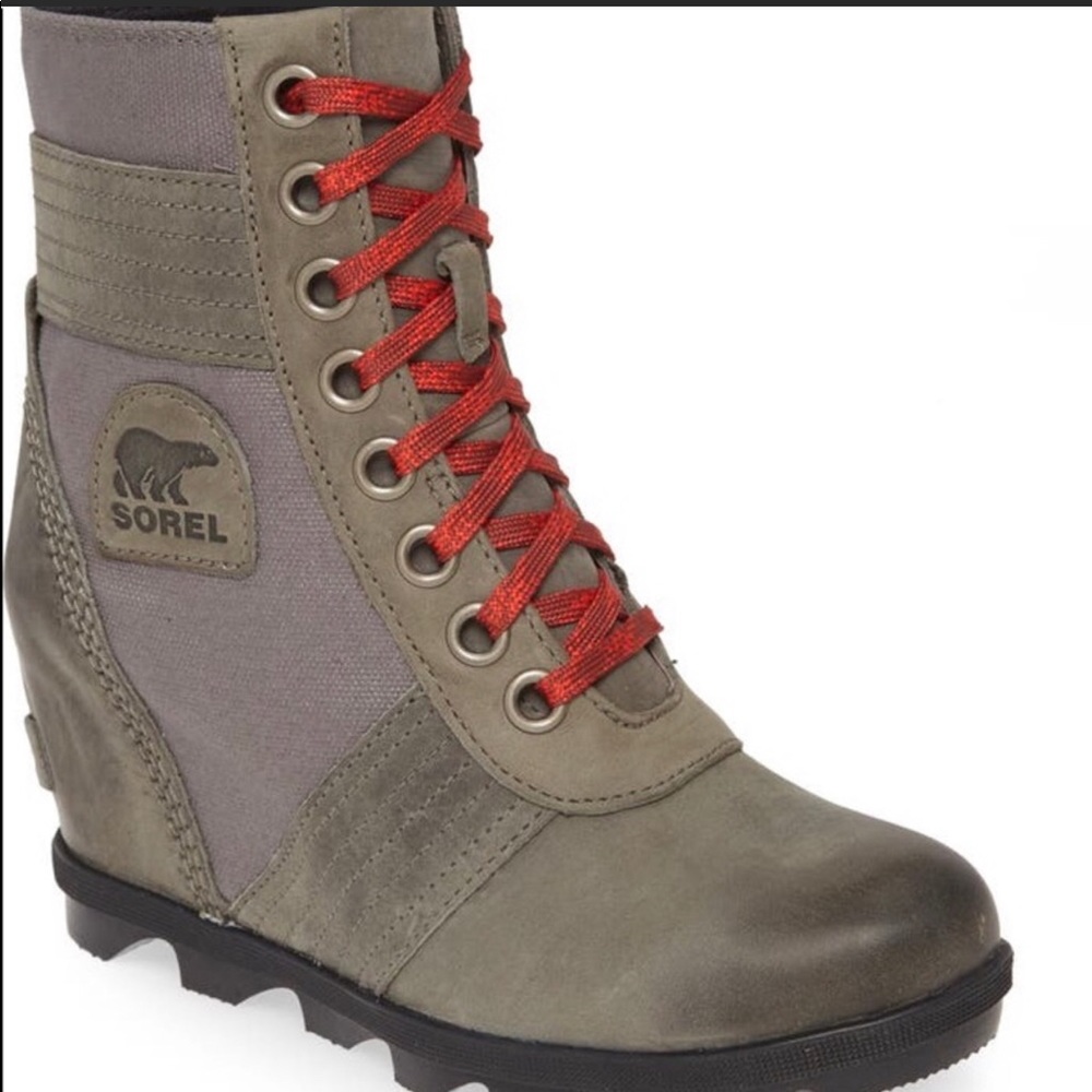Cute Hidden Wedge Lexi Ankle Boots!